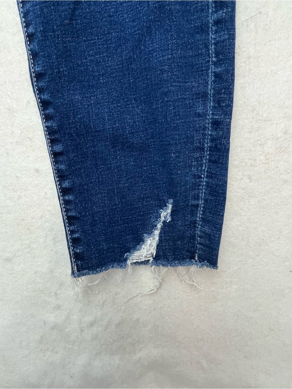 BKE Payton Women’s Medium Wash Distressed Raw Hem Denim Ankle Skinny Jeans 34x27 - Picture 3 of 14
